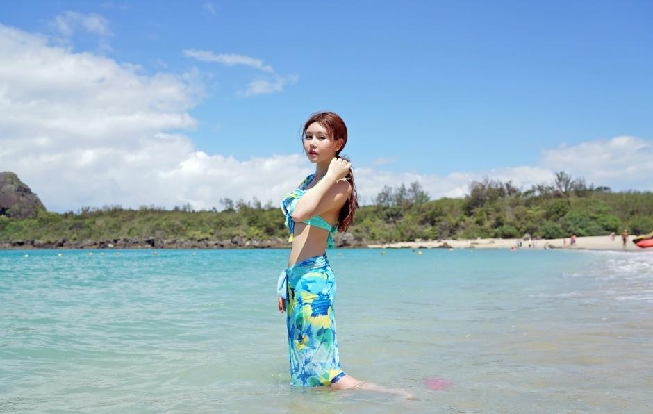 泳装美女模特Milk楚楚海边沙滩养眼时尚写真