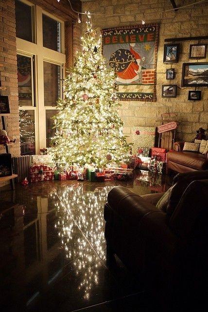 圣诞节时家里的LED圣诞树