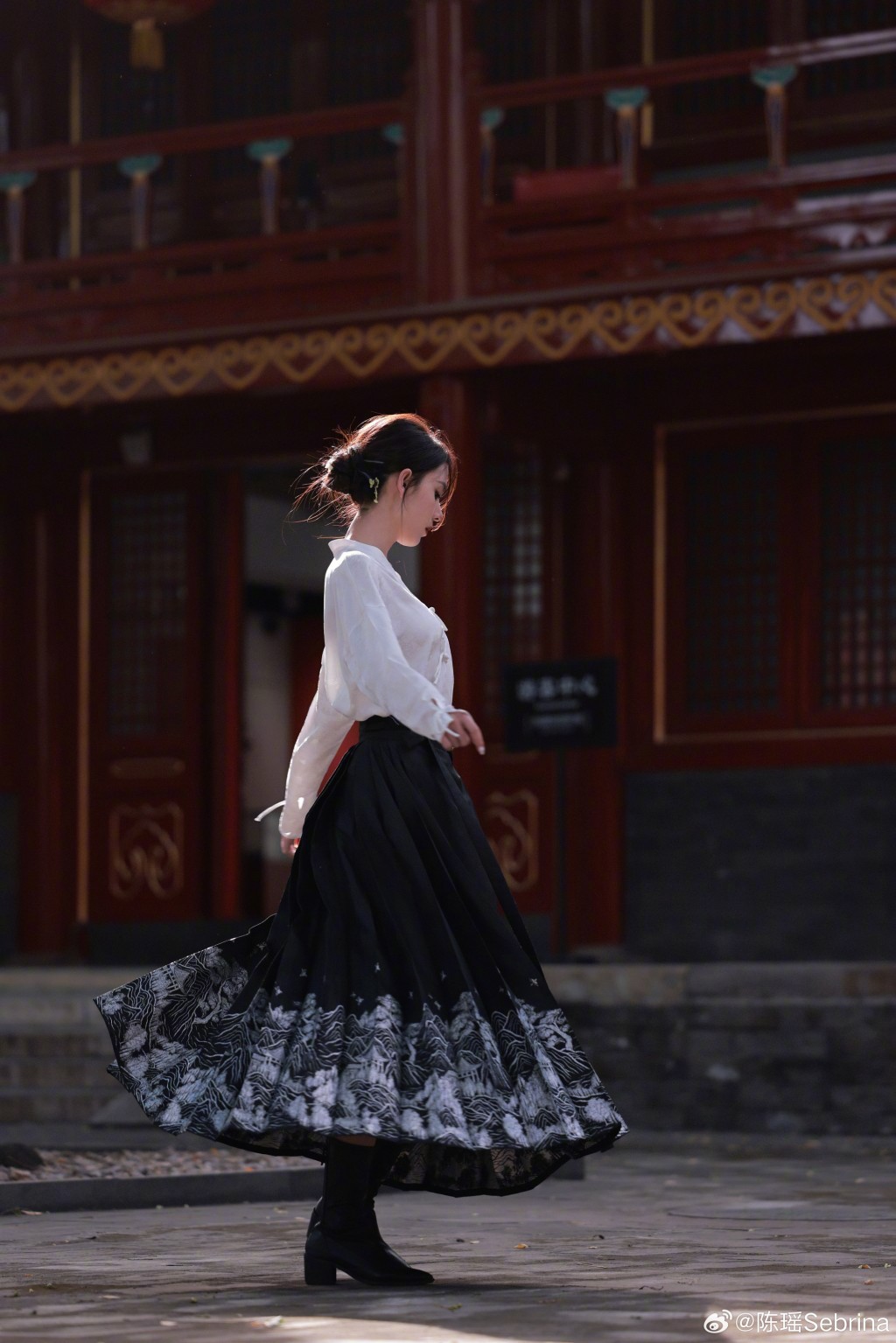 陈瑶新中式马面裙温柔气质写真图片