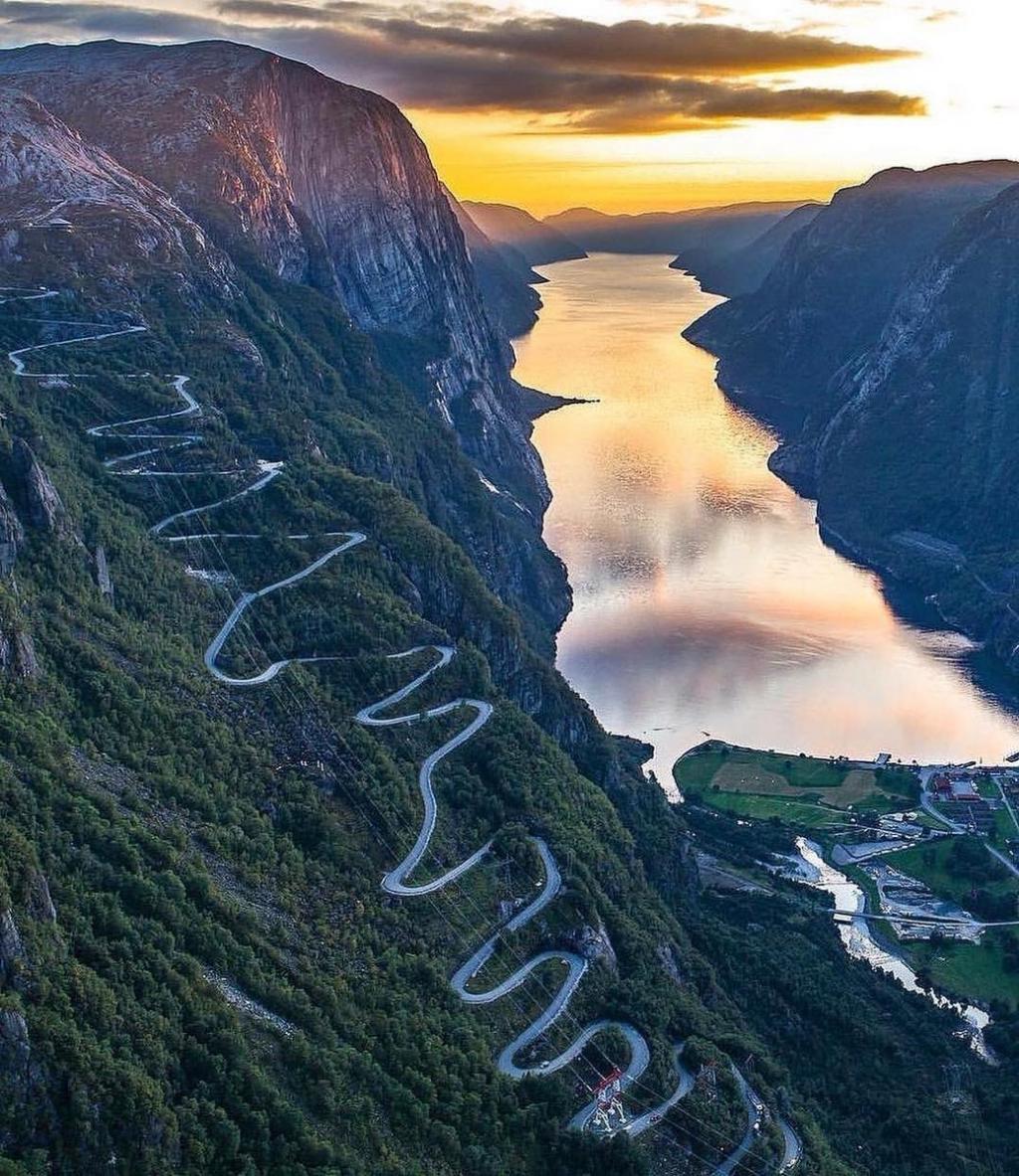 挪威的山路唯美景观图片
