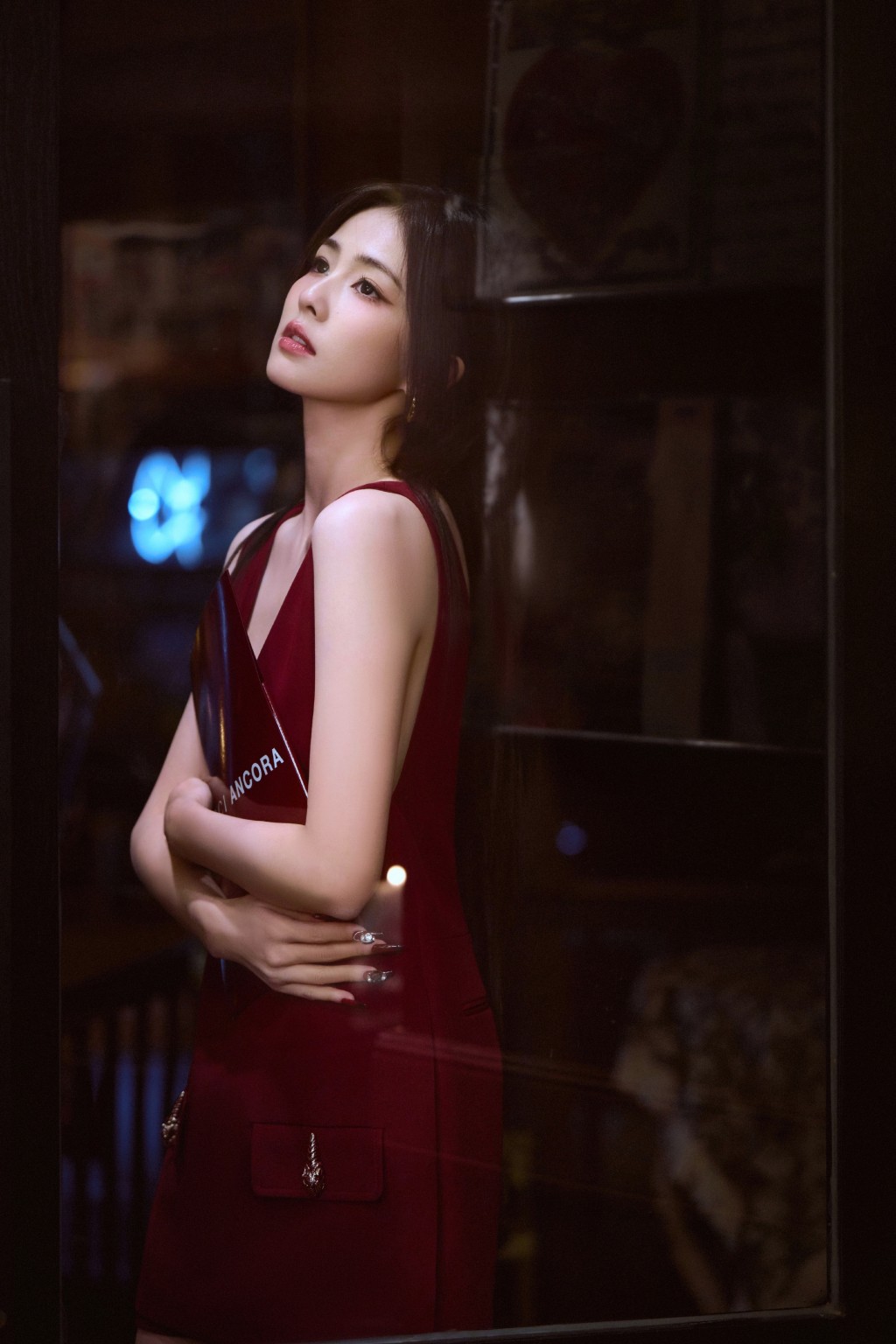 白鹿公主切造型红裙优雅风情写真图片
