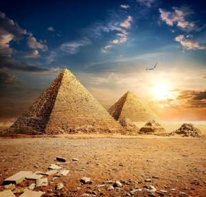 天空 太阳 云彩 鸟 沙漠 埃及金字塔4K风景图片