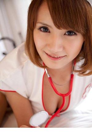 日本美女激情上演护士诱惑照