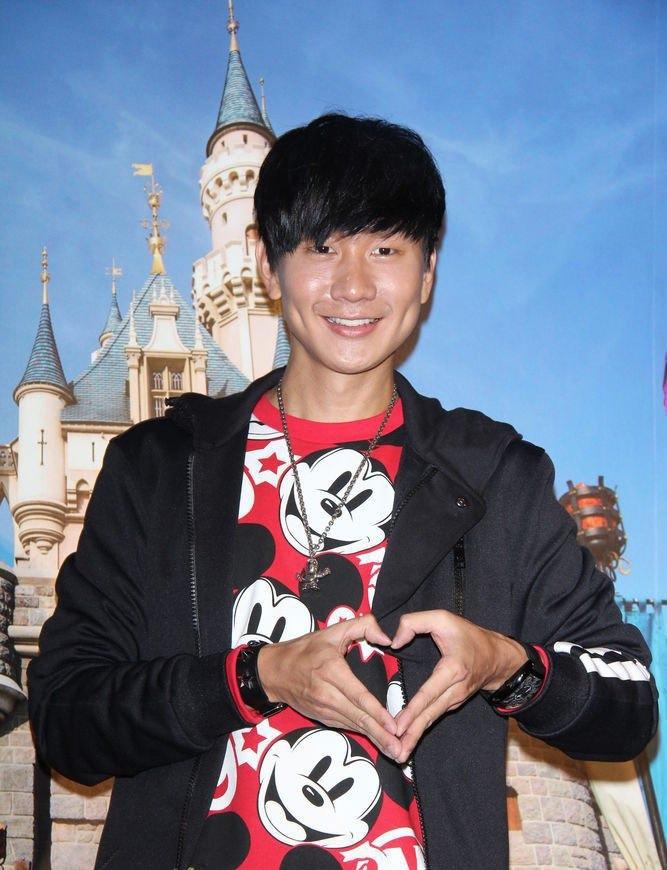 林俊杰为香港迪斯尼乐园主题微电影《幸福的原点》做宣传