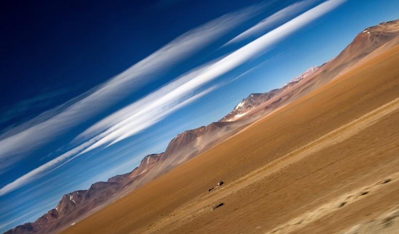 广阔无垠的沙漠的图片