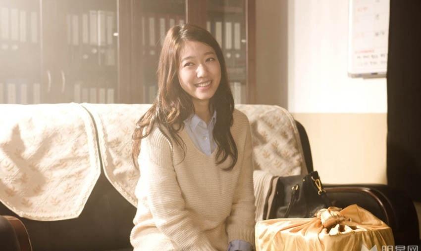 韩国女星朴信惠清纯甜美笑容图片