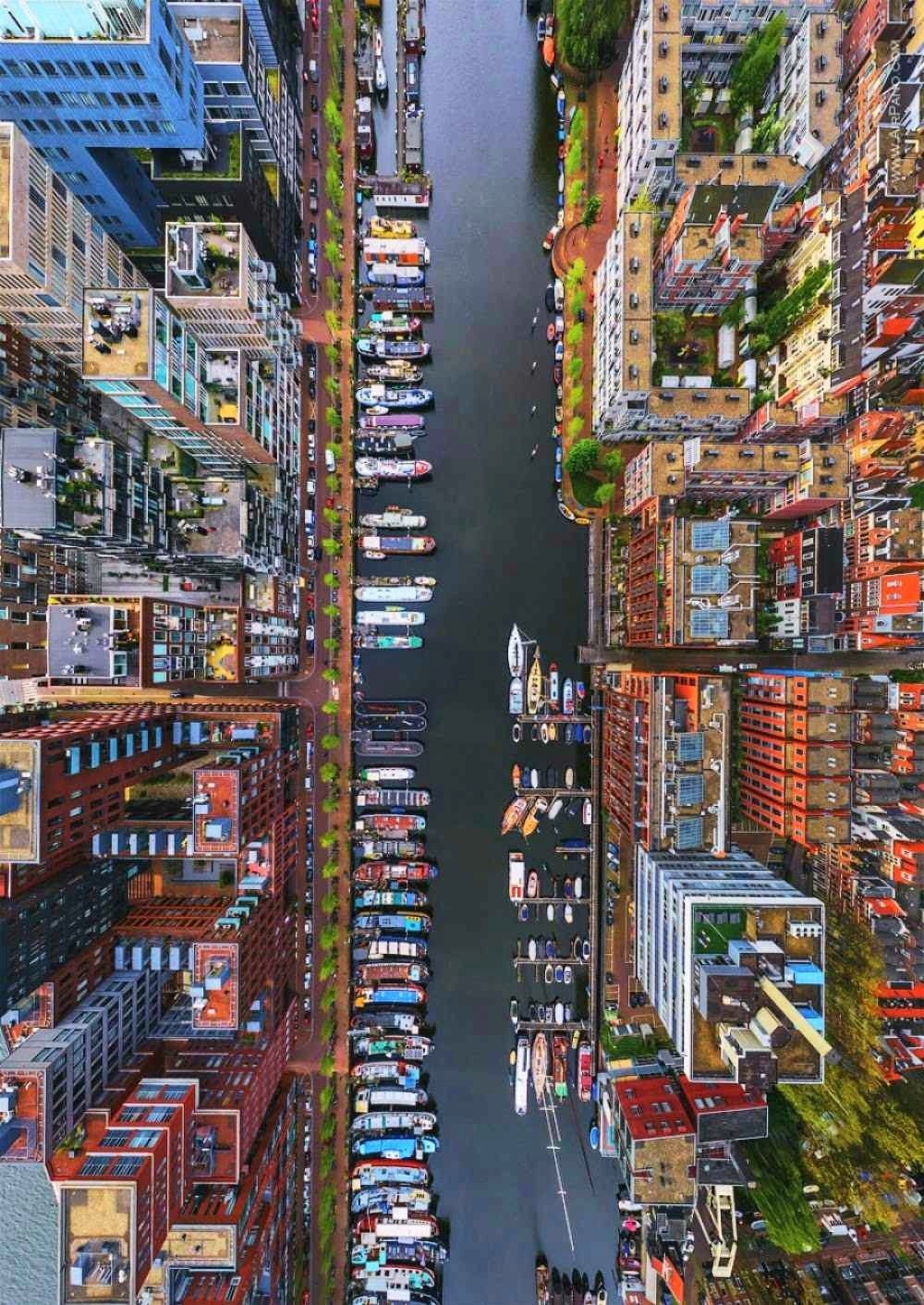 运河之上的阿姆斯特丹