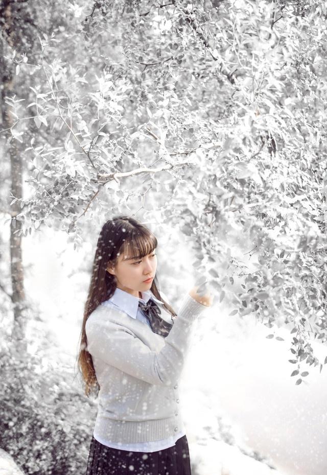 清纯女生的初雪浪漫时尚写真