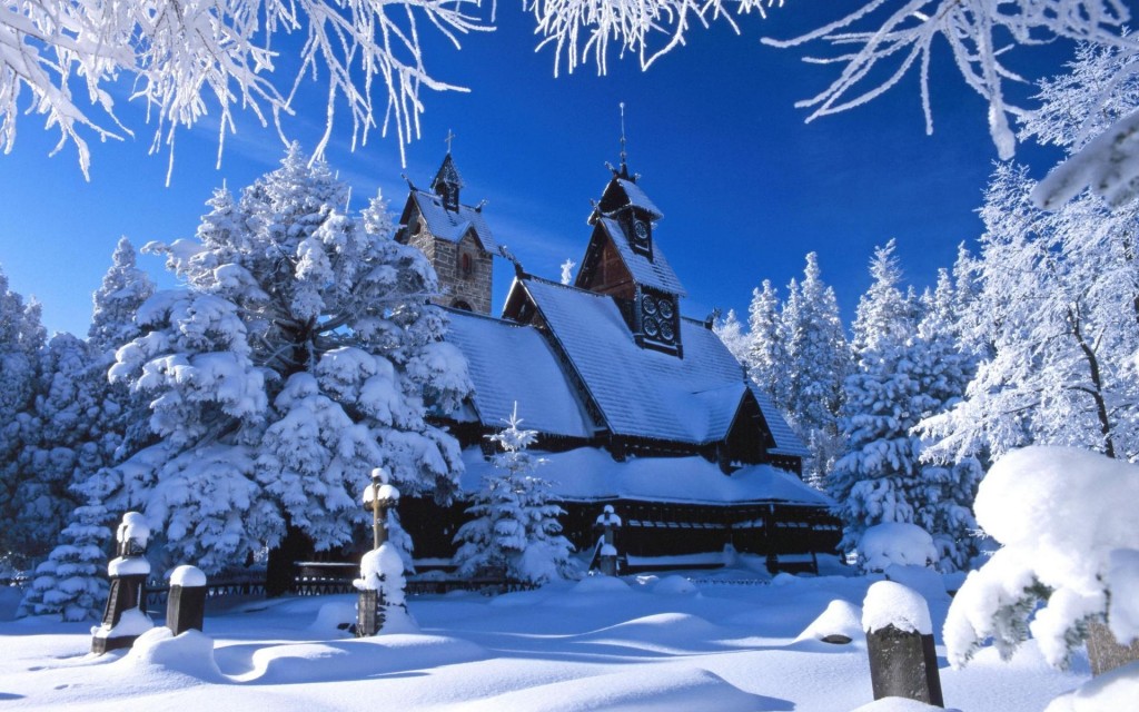 大雪过后迷人美丽的村庄
