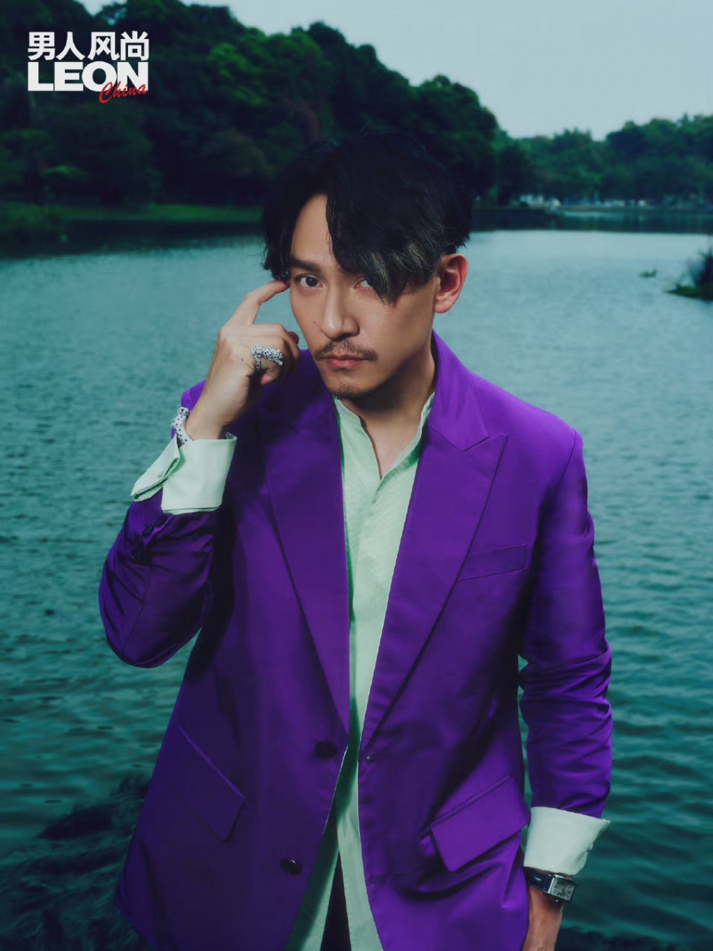 张震紫色西装造型型男魅力写真图片