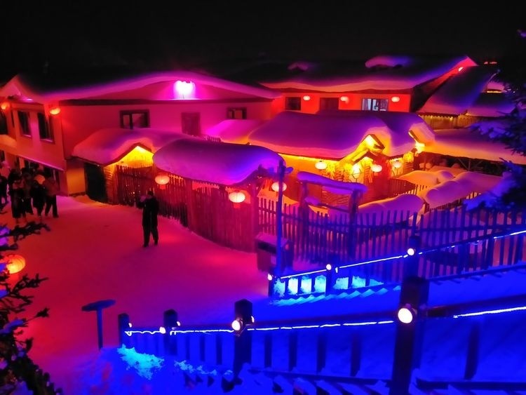 哈尔滨中国雪乡夜景照片