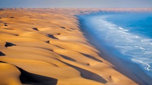 纳米比亚沙漠遇到大西洋