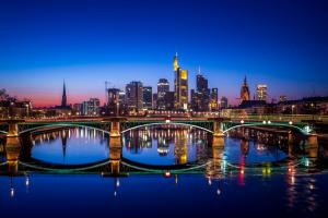 德国法兰克福 夜晚 桥 风景图片