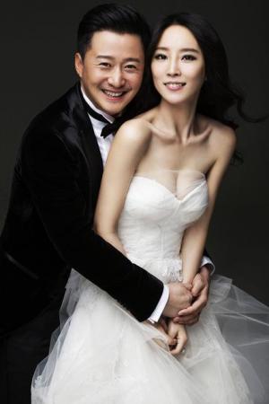 吴京谢楠韩式新娘婚纱图片