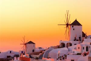 希腊圣托里尼岛傍晚唯美风景图片
