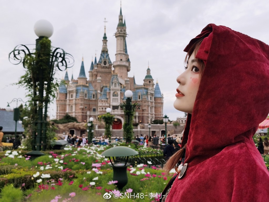 SNH48李钊上海迪士尼旅拍照片