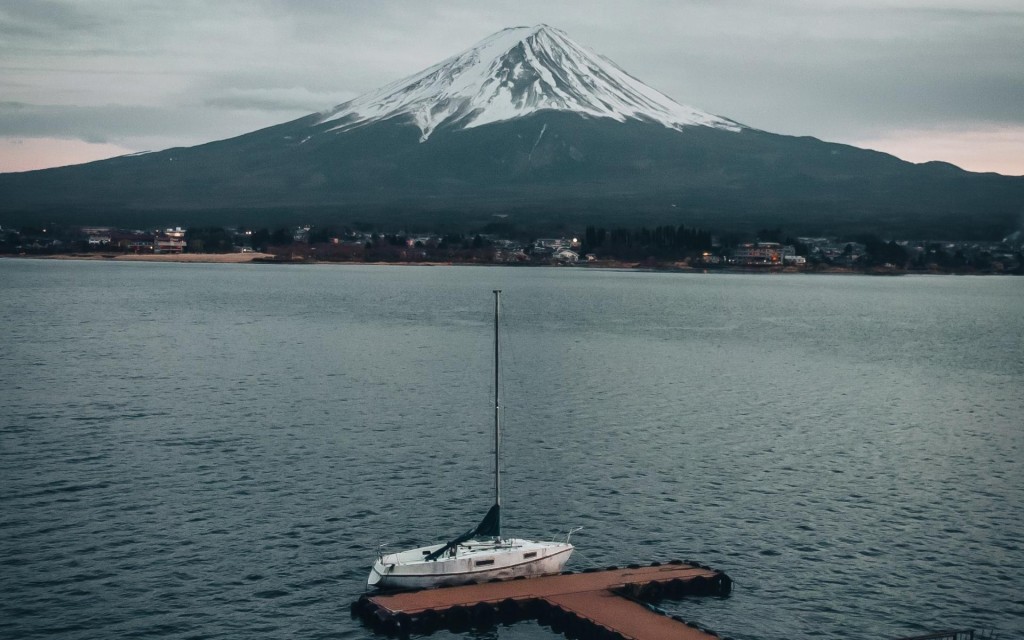 一座蕴含着无限魅力的神山富士山