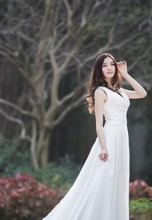 白色长裙美女天使迷人唯美时尚写真