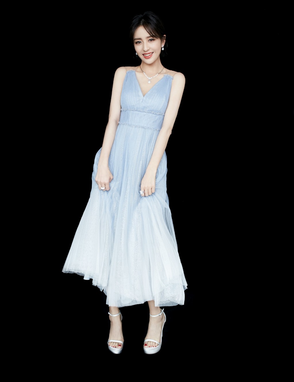 佟丽娅淡蓝色长裙优雅气质活动照图片