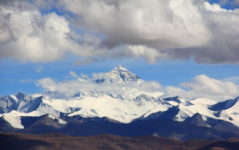 世界最高峰的珠穆朗玛峰图片