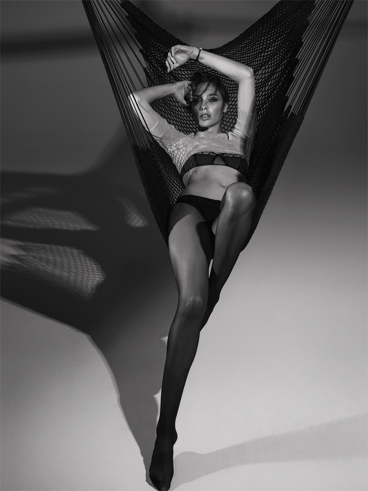 盖尔·加朵黑色性感撩人时尚大片