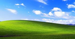 Windows XP 的默认桌面壁纸Bliss