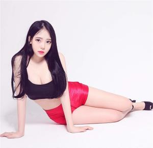 韩国网络美女郑史和白皙肌肤美照