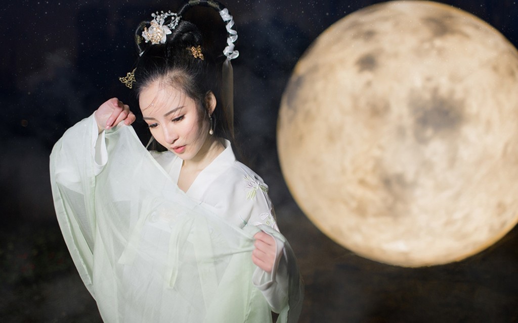 中秋节嫦娥奔月古装美女cos图片