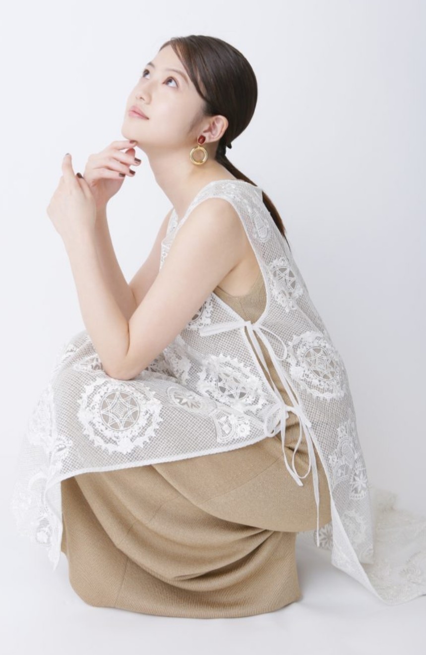 今田美樱Mio Imada白色蕾丝裙纯美写真图片