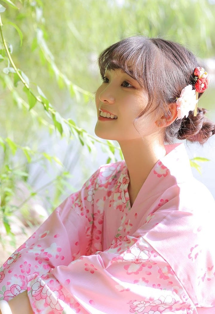 甜美可爱和服的日本女生写真