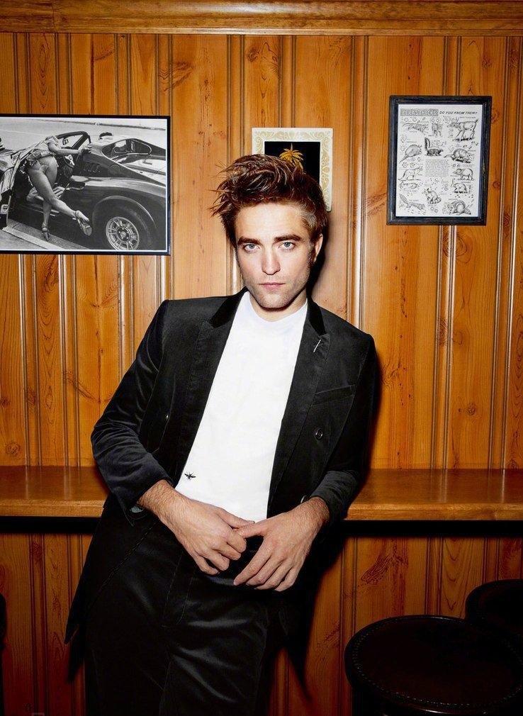 罗伯特·帕丁森（Robert Pattinson）登上《Esquire》杂志英国版十月刊封面