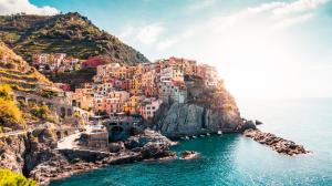 意大利马纳罗拉 悬崖上的小镇 五渔村高清风景壁纸