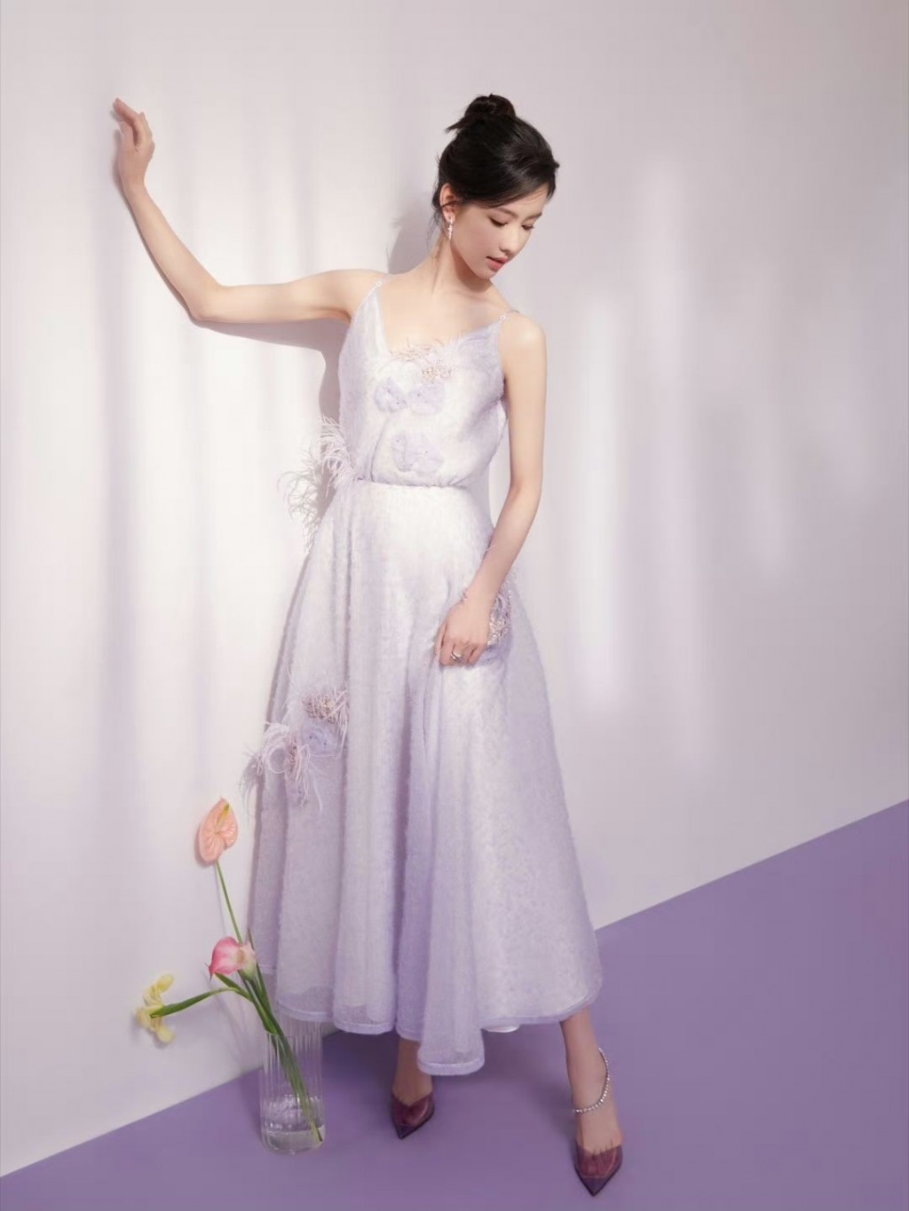 陈都灵紫色吊带纱裙优雅高级温柔写真