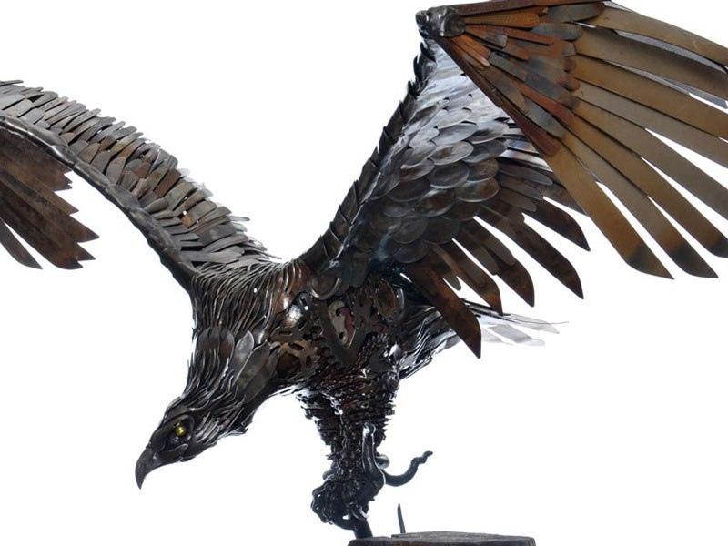 英国艺术家使用废旧金属制作的动物雕塑