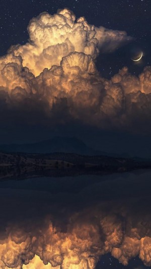 夜空中的云层意境写真
