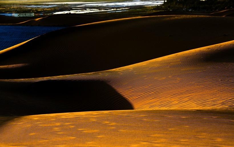 内蒙古腾格里沙漠风景写真图片