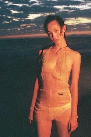 水原希子Kiko日落海边个性时髦写真图片
