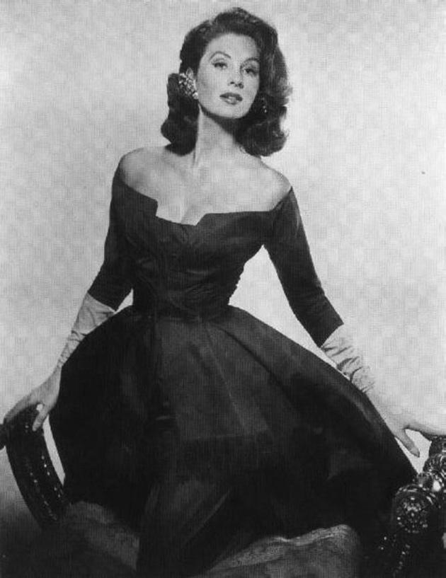 20世纪50年代女性服装的优雅风情