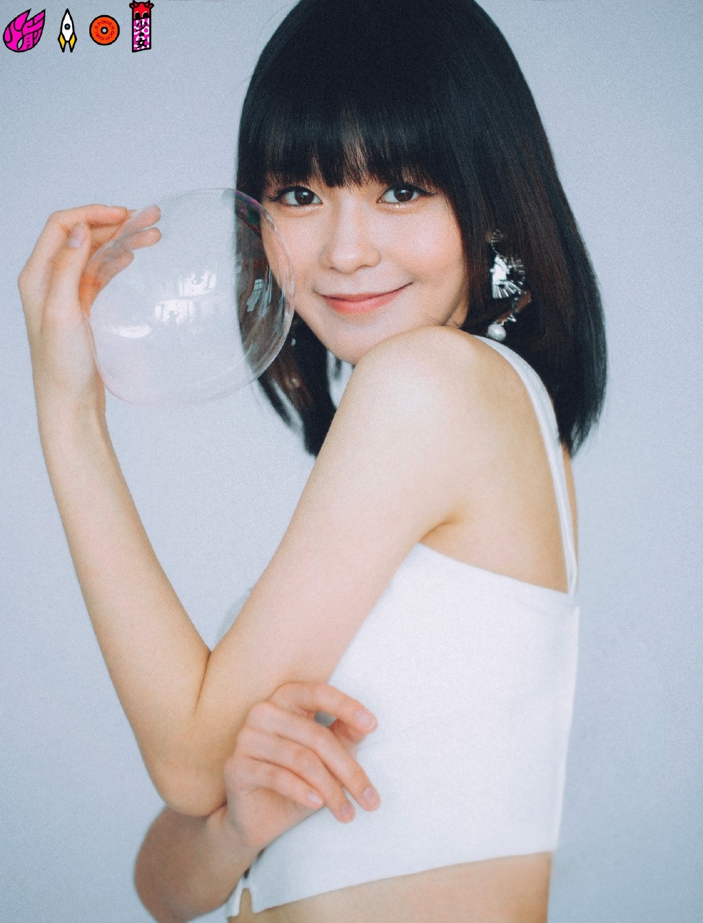 火箭少女101段奥娟白裙优雅时尚写真图片