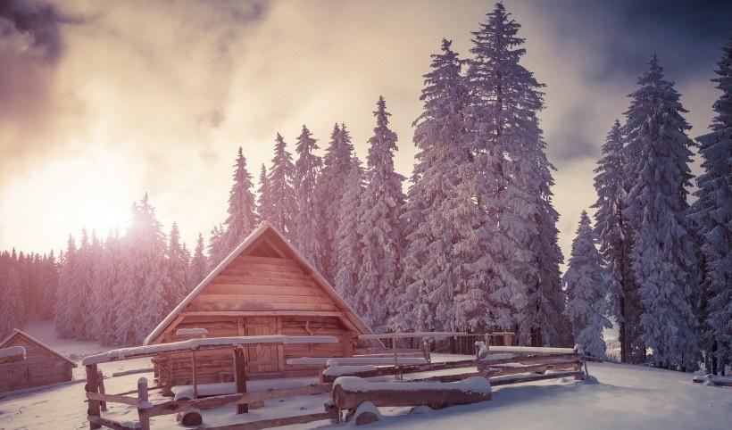 雪中小木屋