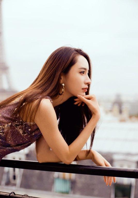 《爱，来的刚好》女星张熙媛巴黎写真优雅大气写真
