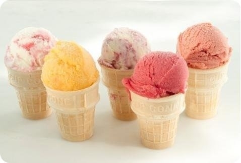 幸福可爱的冰淇淋图片